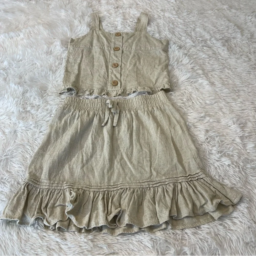 CHELSEA & VIOLET GIRLS SIZE L TOP AND SKIRT LIGHT TAN COLOR
